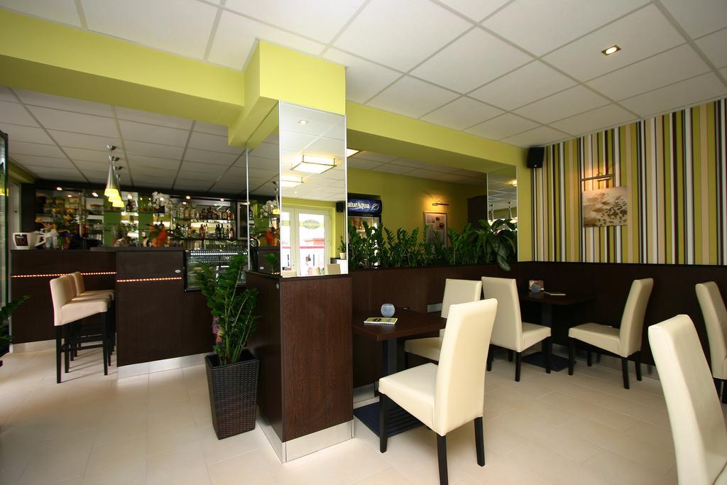 Cafe Relax Apartments Hévíz Dış mekan fotoğraf